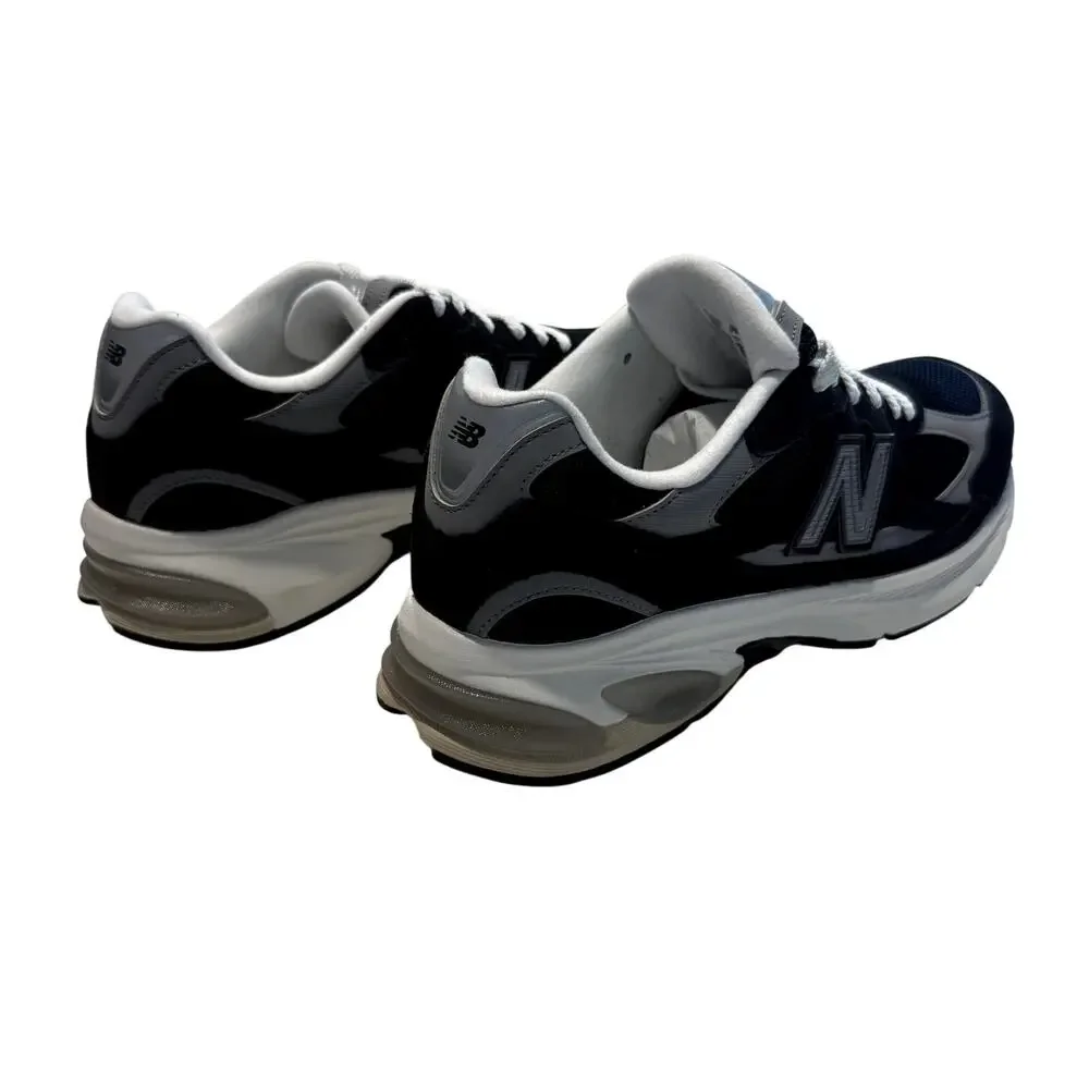 New Balance 2010 in Black Shadow Grey, Size 11